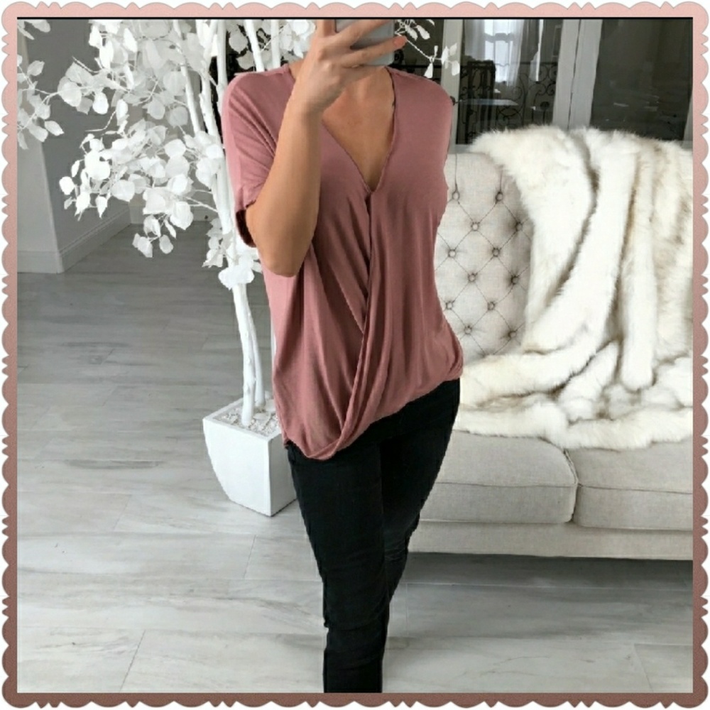 💕Re-posh💕 Ekattire Fendy Rose Drape Top